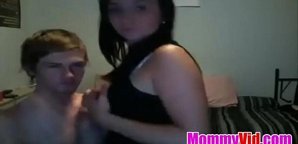  MommyVid.com - Hot lovers sharing stuffs with the web cam